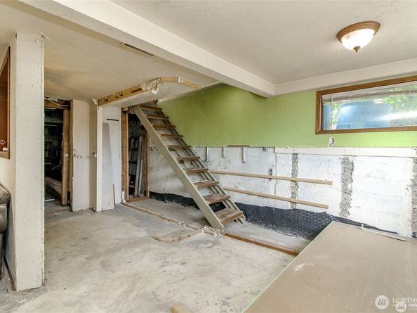 1551 N Callow Avenue, Bremerton WA 98312