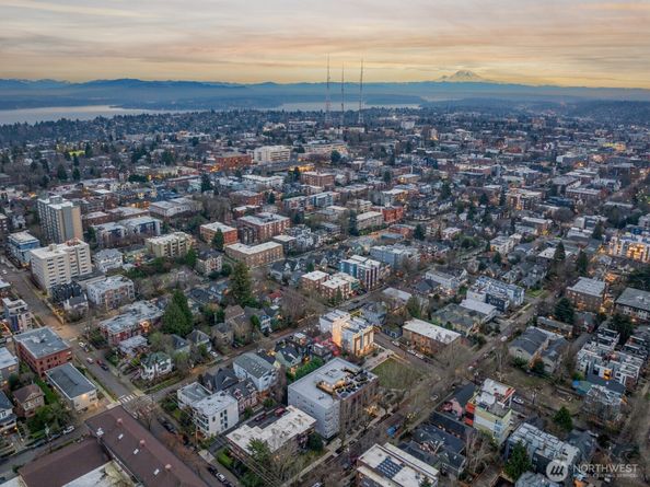 501 11th Avenue E, Seattle WA 98102