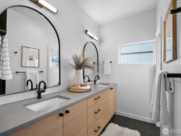 501 11th Avenue E, Seattle WA 98102