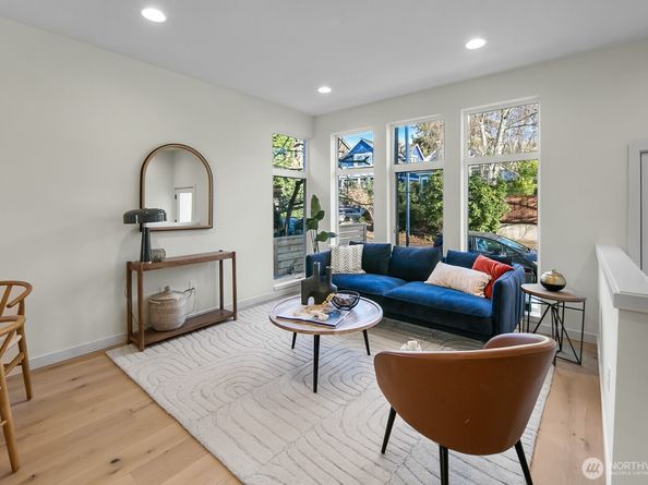 501 11th Avenue E, Seattle WA 98102