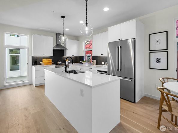 501 11th Avenue E, Seattle WA 98102