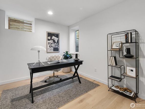 501 11th Avenue E, Seattle WA 98102