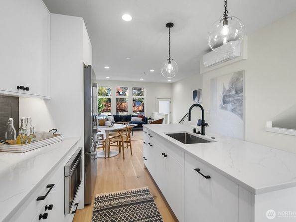 501 11th Avenue E, Seattle WA 98102