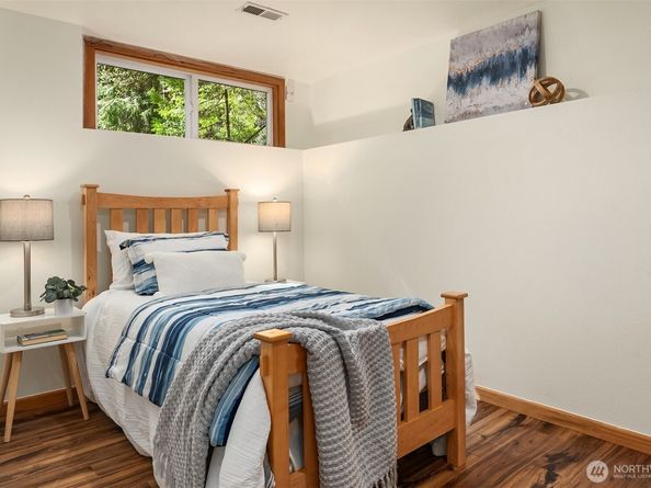 5021 E Mercer Way, Mercer Island WA 98040