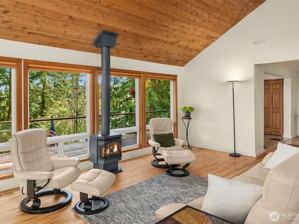 5021 E Mercer Way, Mercer Island WA 98040