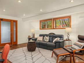 5021 E Mercer Way, Mercer Island WA 98040