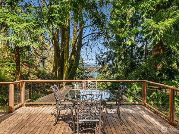 5021 E Mercer Way, Mercer Island WA 98040