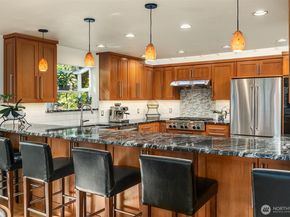 5021 E Mercer Way, Mercer Island WA 98040