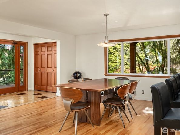 5021 E Mercer Way, Mercer Island WA 98040