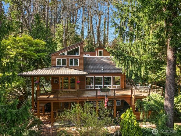 5021 E Mercer Way, Mercer Island WA 98040