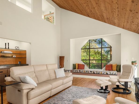 5021 E Mercer Way, Mercer Island WA 98040