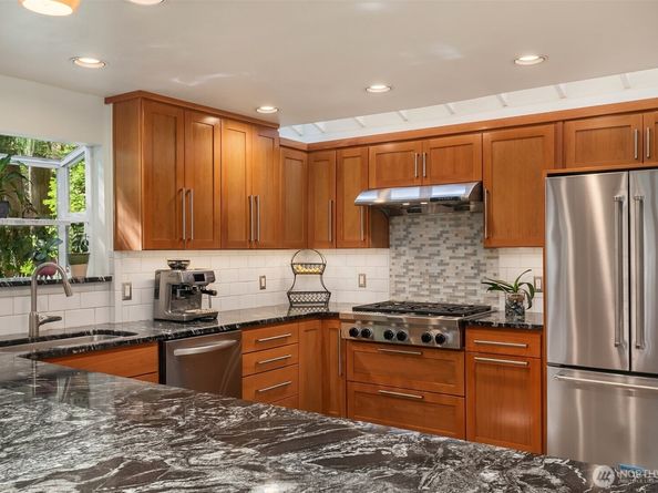 5021 E Mercer Way, Mercer Island WA 98040