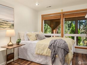 5021 E Mercer Way, Mercer Island WA 98040