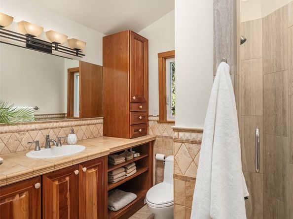 5021 E Mercer Way, Mercer Island WA 98040