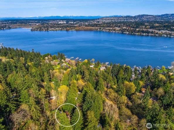 5021 E Mercer Way, Mercer Island WA 98040