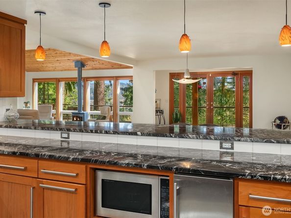 5021 E Mercer Way, Mercer Island WA 98040