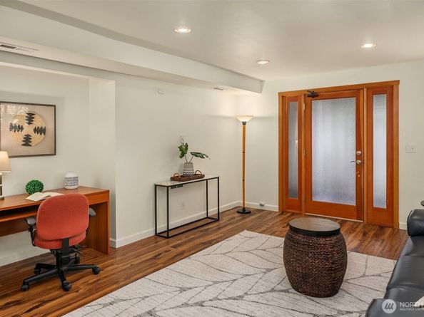 5021 E Mercer Way, Mercer Island WA 98040