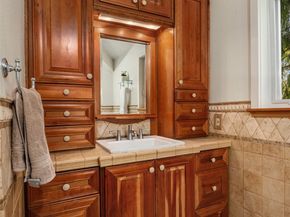 5021 E Mercer Way, Mercer Island WA 98040