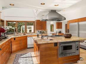3103 Mount Rainier Drive S, Seattle WA 98144