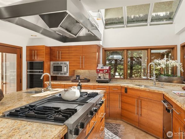 3103 Mount Rainier Drive S, Seattle WA 98144