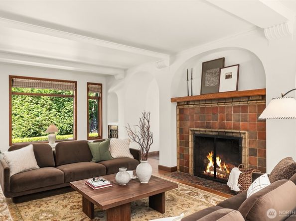 3103 Mount Rainier Drive S, Seattle WA 98144