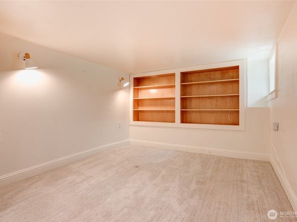 154 NE 52nd Street, Seattle WA 98105
