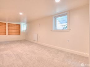 154 NE 52nd Street, Seattle WA 98105