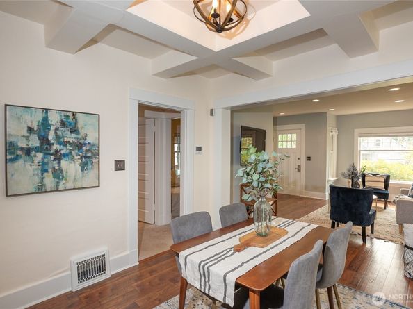 154 NE 52nd Street, Seattle WA 98105