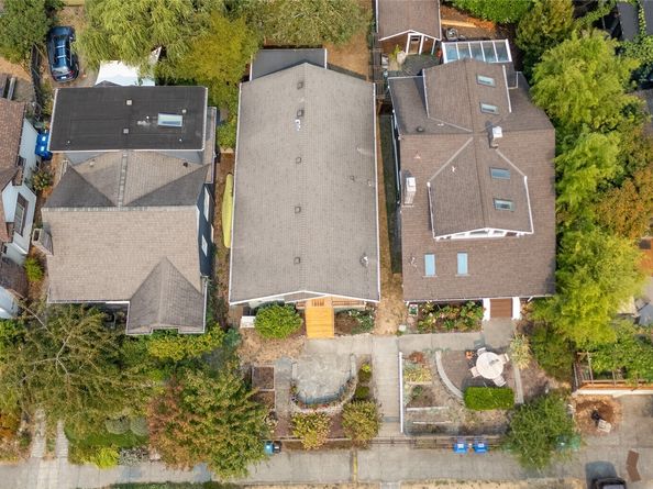 154 NE 52nd Street, Seattle WA 98105