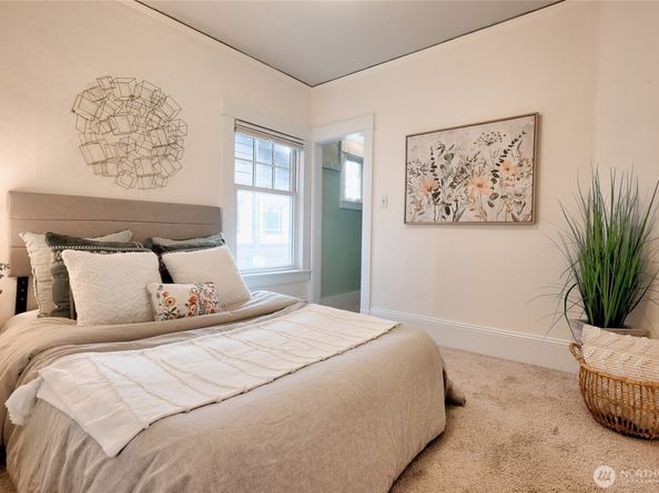 154 NE 52nd Street, Seattle WA 98105