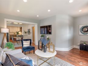 154 NE 52nd Street, Seattle WA 98105
