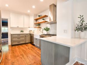 154 NE 52nd Street, Seattle WA 98105