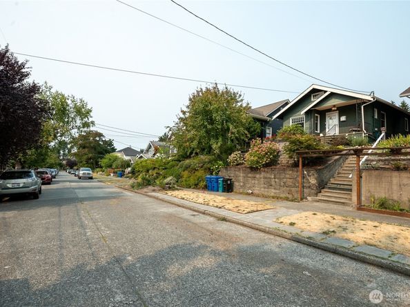 154 NE 52nd Street, Seattle WA 98105