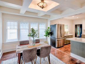 154 NE 52nd Street, Seattle WA 98105