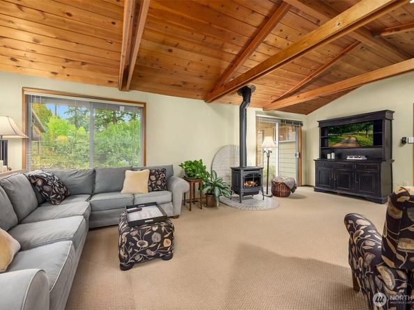 10125 Ogle Road NE, Poulsbo WA 98370