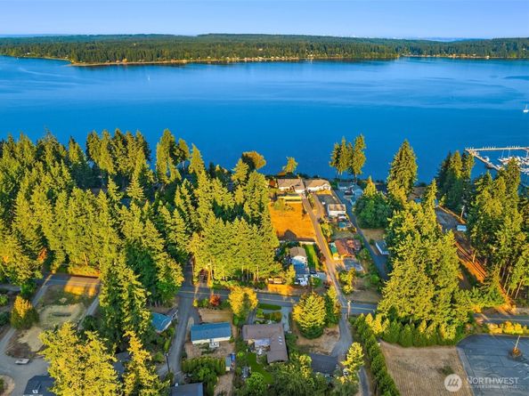10125 Ogle Road NE, Poulsbo WA 98370