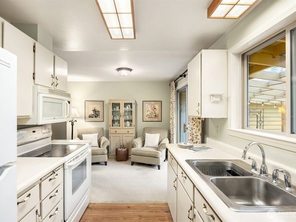 10125 Ogle Road NE, Poulsbo WA 98370