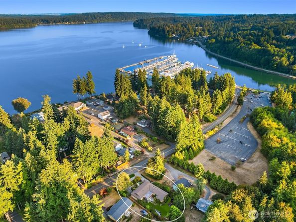 10125 Ogle Road NE, Poulsbo WA 98370