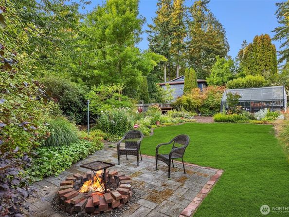 10125 Ogle Road NE, Poulsbo WA 98370