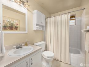 10125 Ogle Road NE, Poulsbo WA 98370