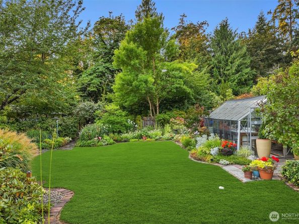 10125 Ogle Road NE, Poulsbo WA 98370