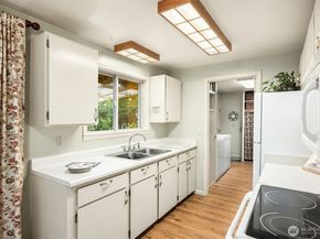 10125 Ogle Road NE, Poulsbo WA 98370