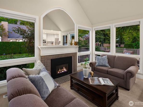 1778 Bellevue Way NE, Bellevue WA 98004