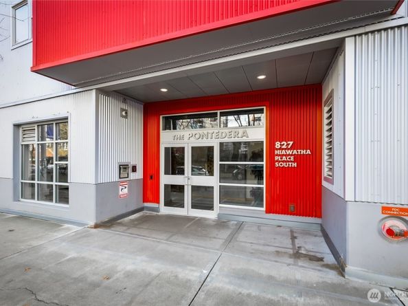 827 Hiawatha Place S 410, Seattle WA 98144