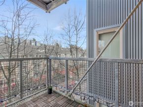 827 Hiawatha Place S 410, Seattle WA 98144