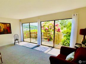 2550 Thorndyke Avenue W 205, Seattle WA 98199