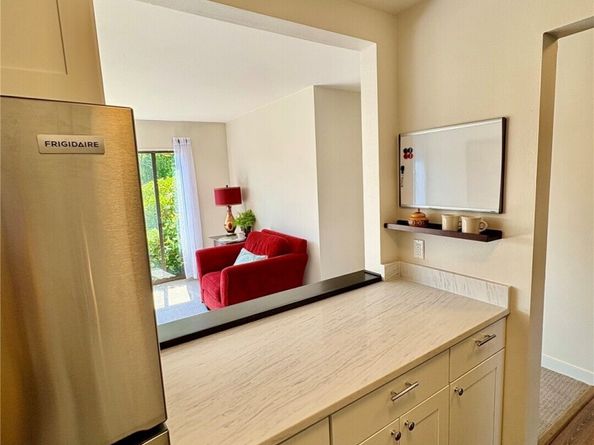 2550 Thorndyke Avenue W 205, Seattle WA 98199