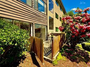 2550 Thorndyke Avenue W 205, Seattle WA 98199