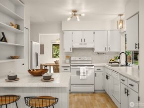 8129 NE 131st Street, Kirkland WA 98034