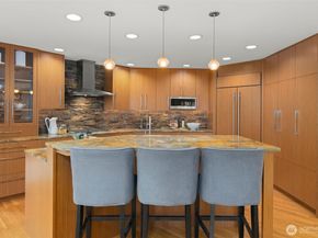 16880 SE 56th Place, Bellevue WA 98006